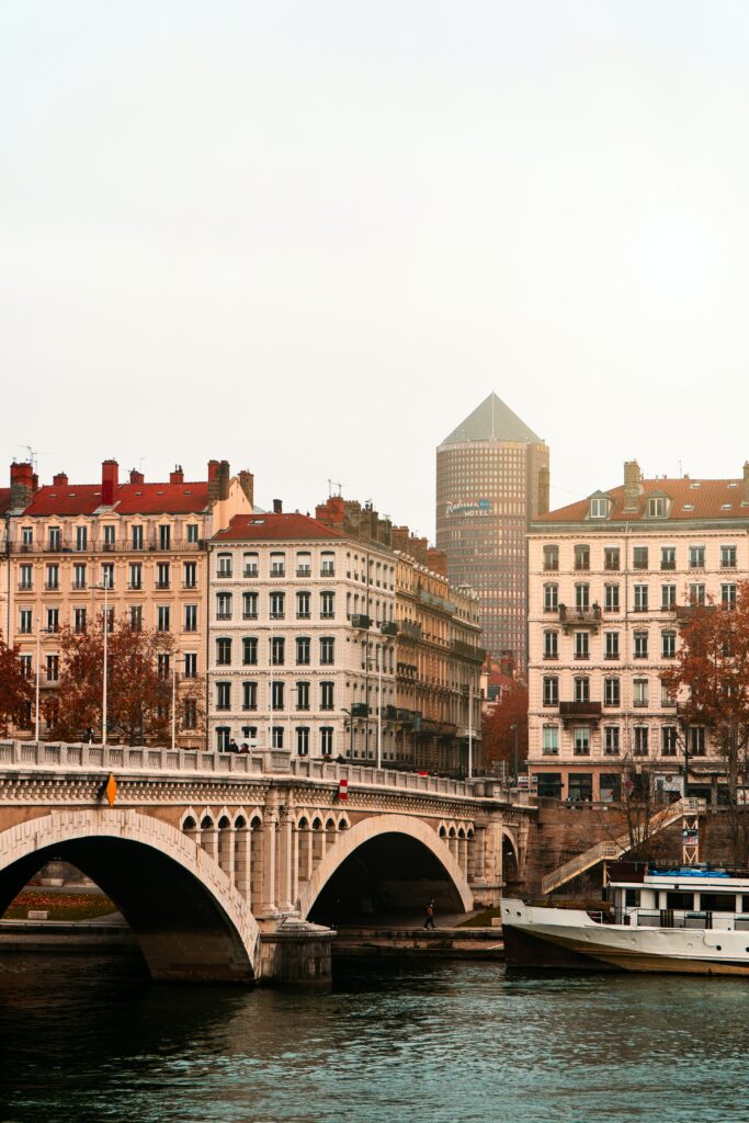 learning-french-monument-travel