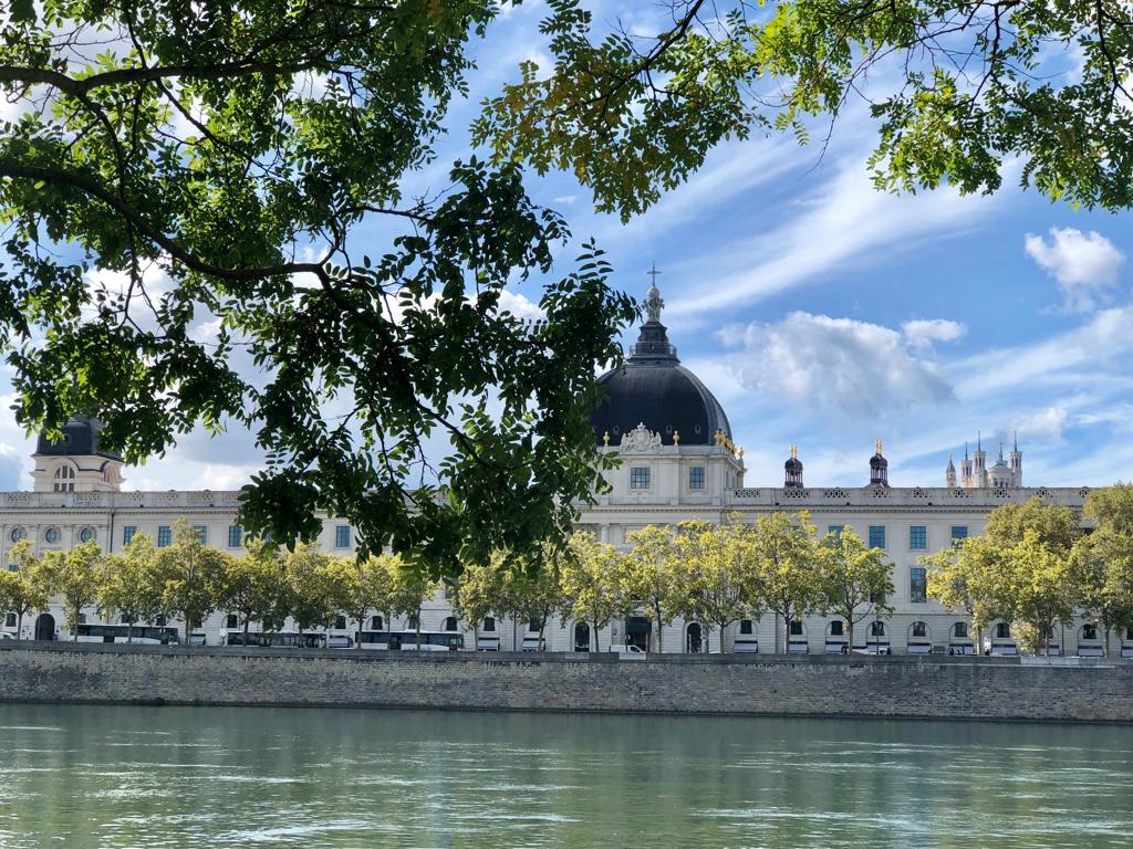 learning-french-monument-travel